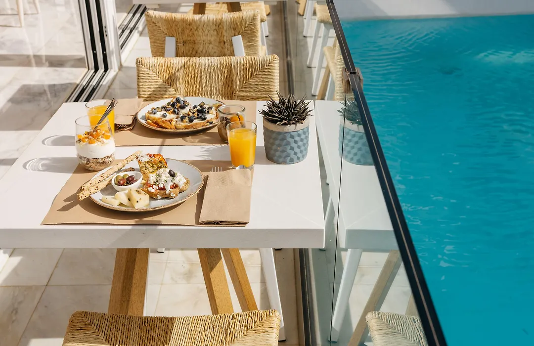 Cyano Hotel-1